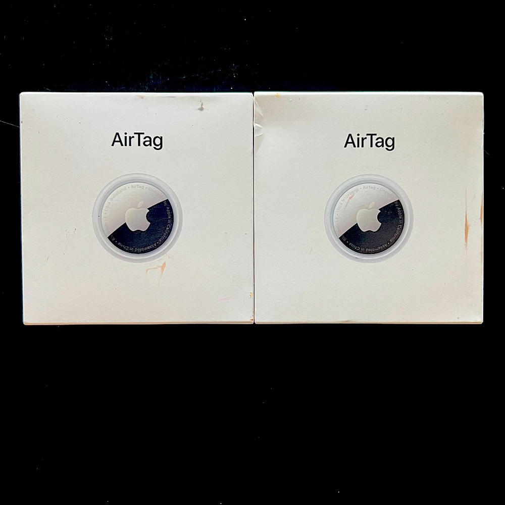Set of 2 Apple AirTags Unopened